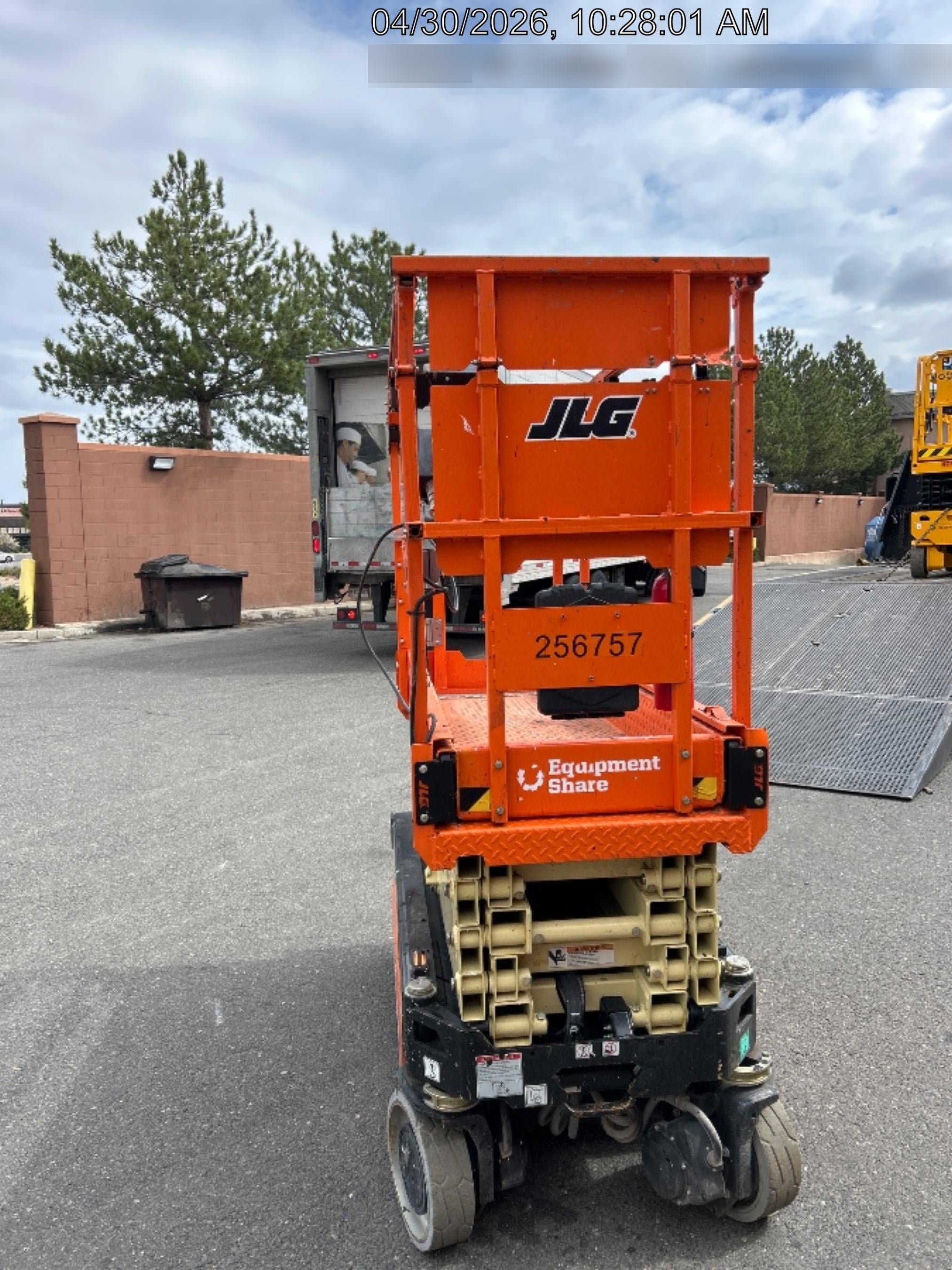 2022 JLG ES1932
