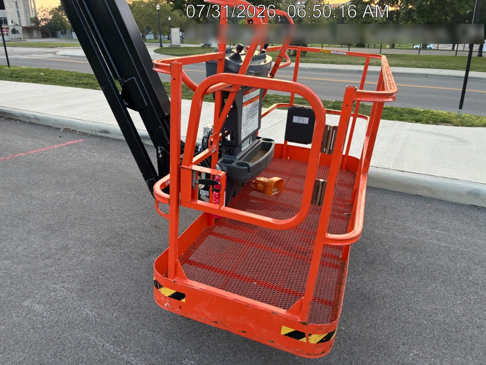 2025 JLG 800AJ