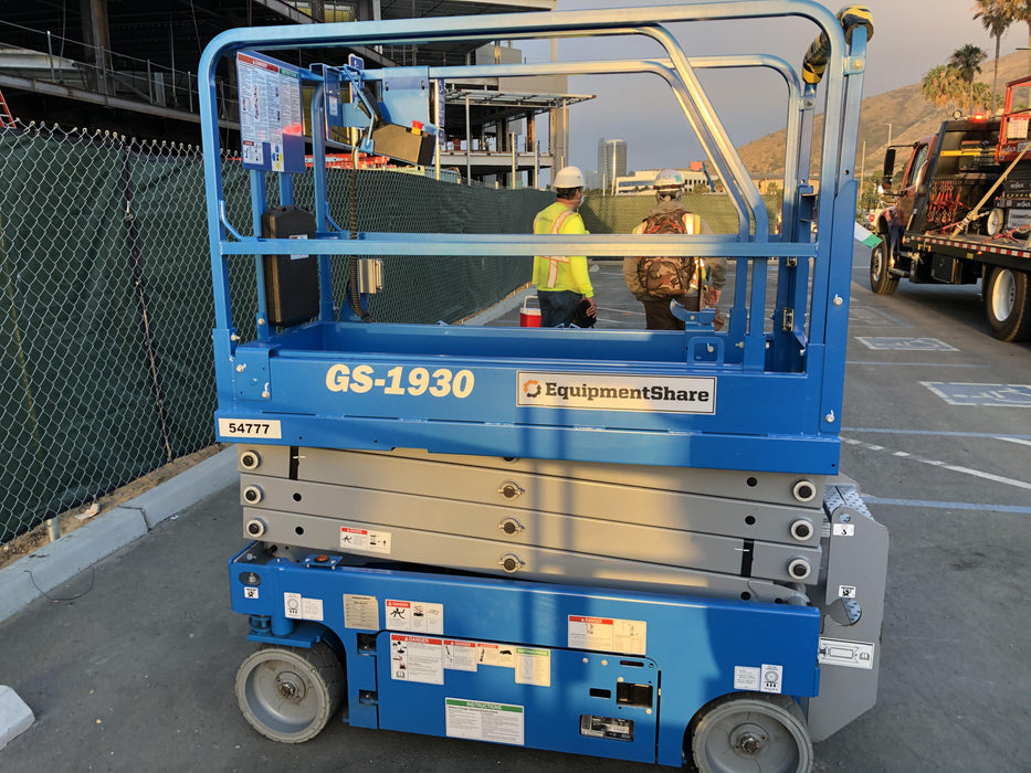 2019 Genie GS-1930 Half Height Swing Gate, 800W Inverter