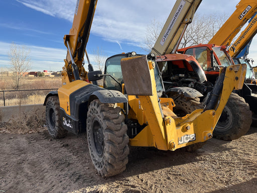 2019 JCB 512-56 Enclosed Cab, 109 HP, Solid Tires, Worklights, Beacon, Aux Hydraulics, Lifting Eye w/66" Carriage/60" Forks