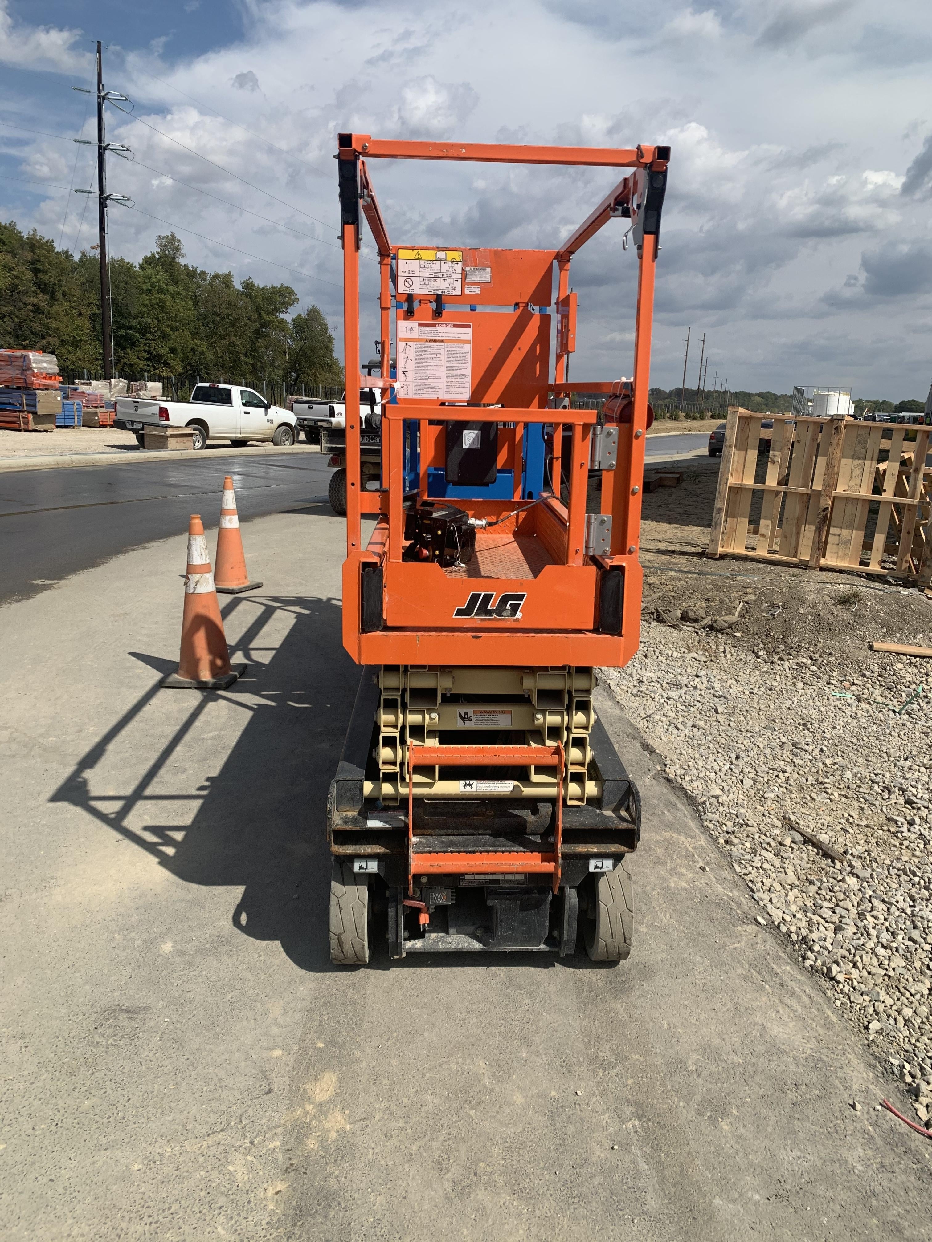 2021 JLG ES1932