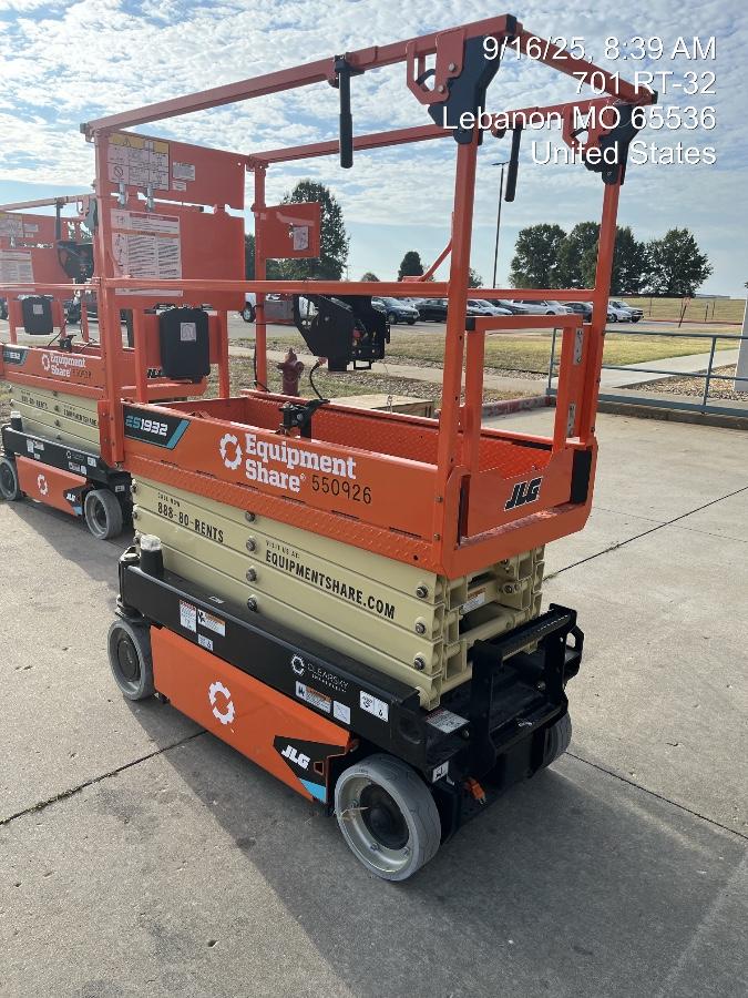 2025 JLG ES1932