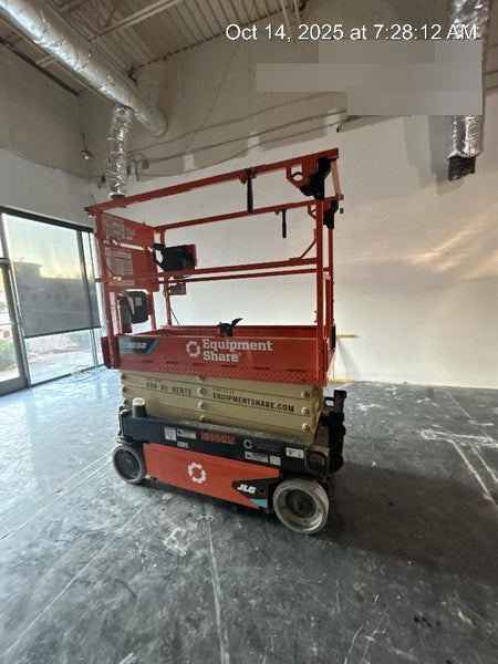 2025 JLG ES1932
