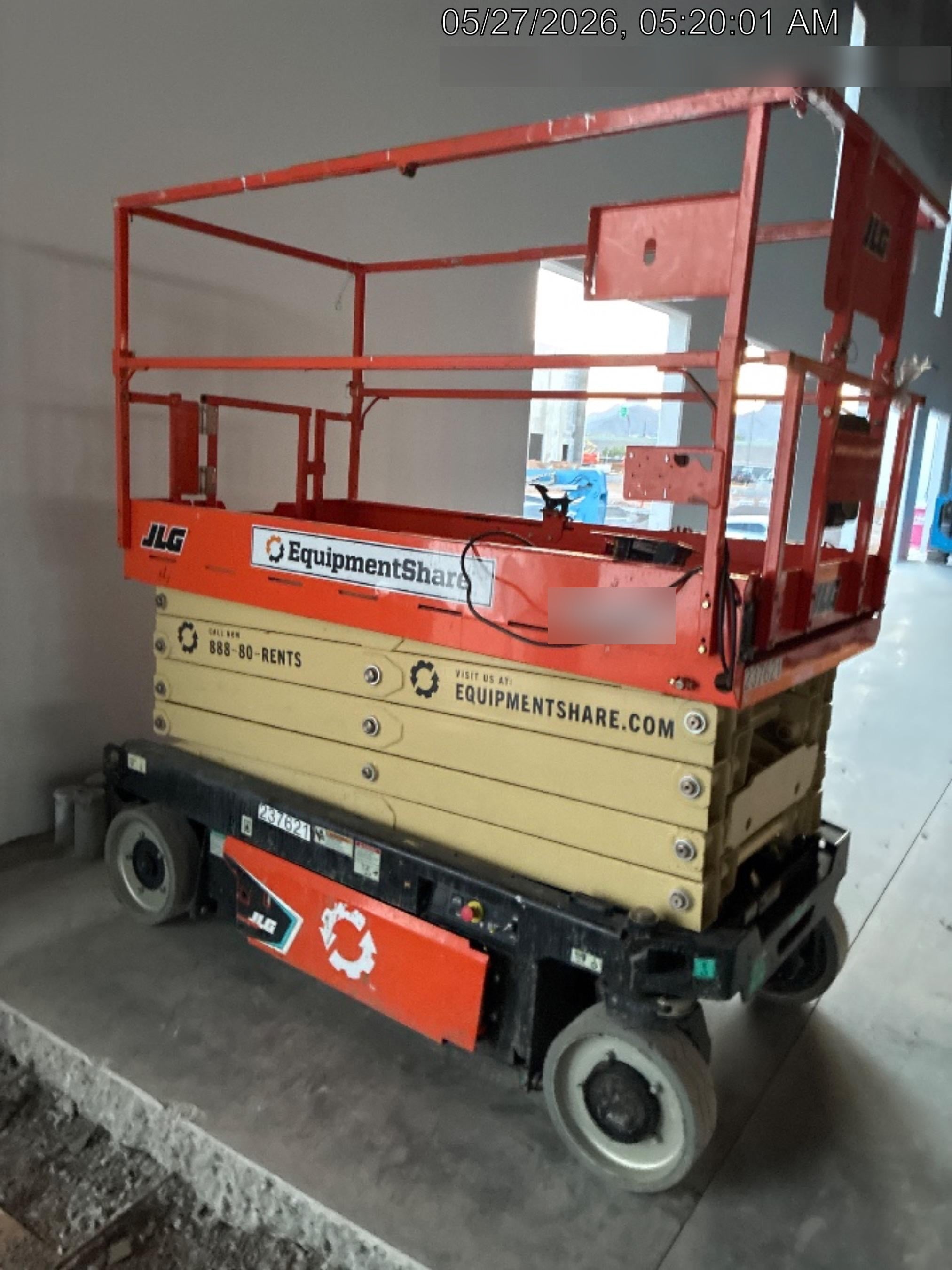 2022 JLG ES3246