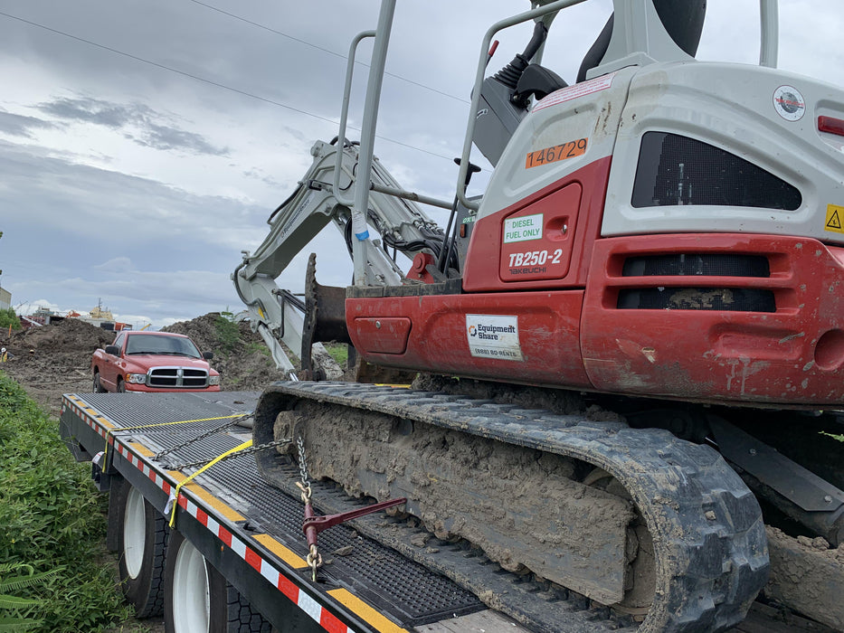 2021 TAKEUCHI TB250-2