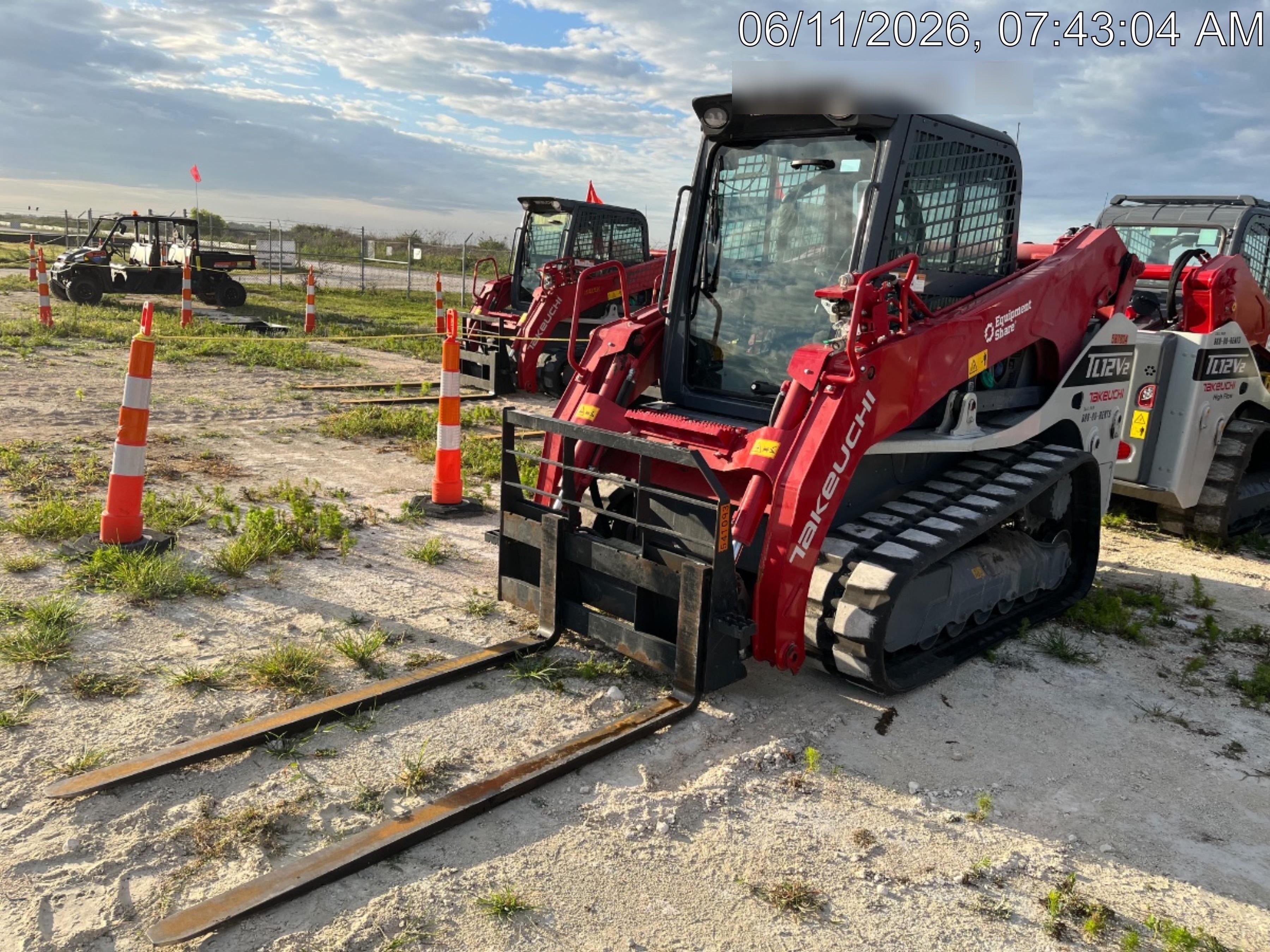 2025 TAKEUCHI TL12V2-CR