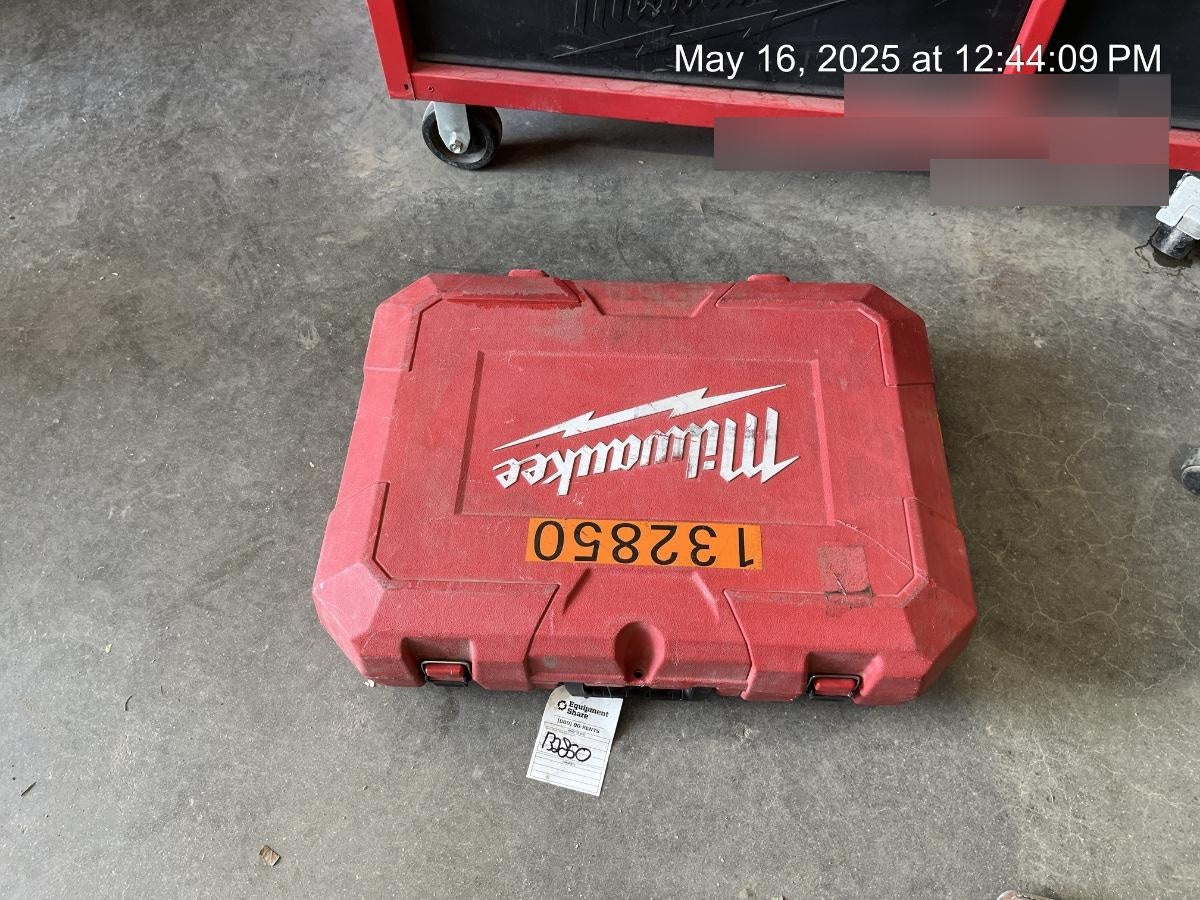 2021 MILWAUKEE 4272-21