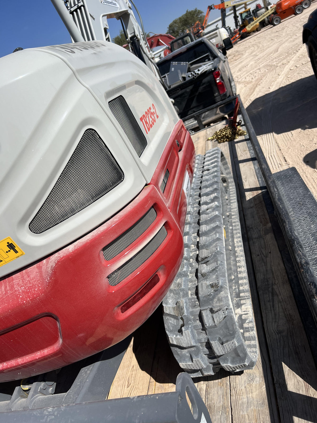 2023 TAKEUCHI TB235-2R