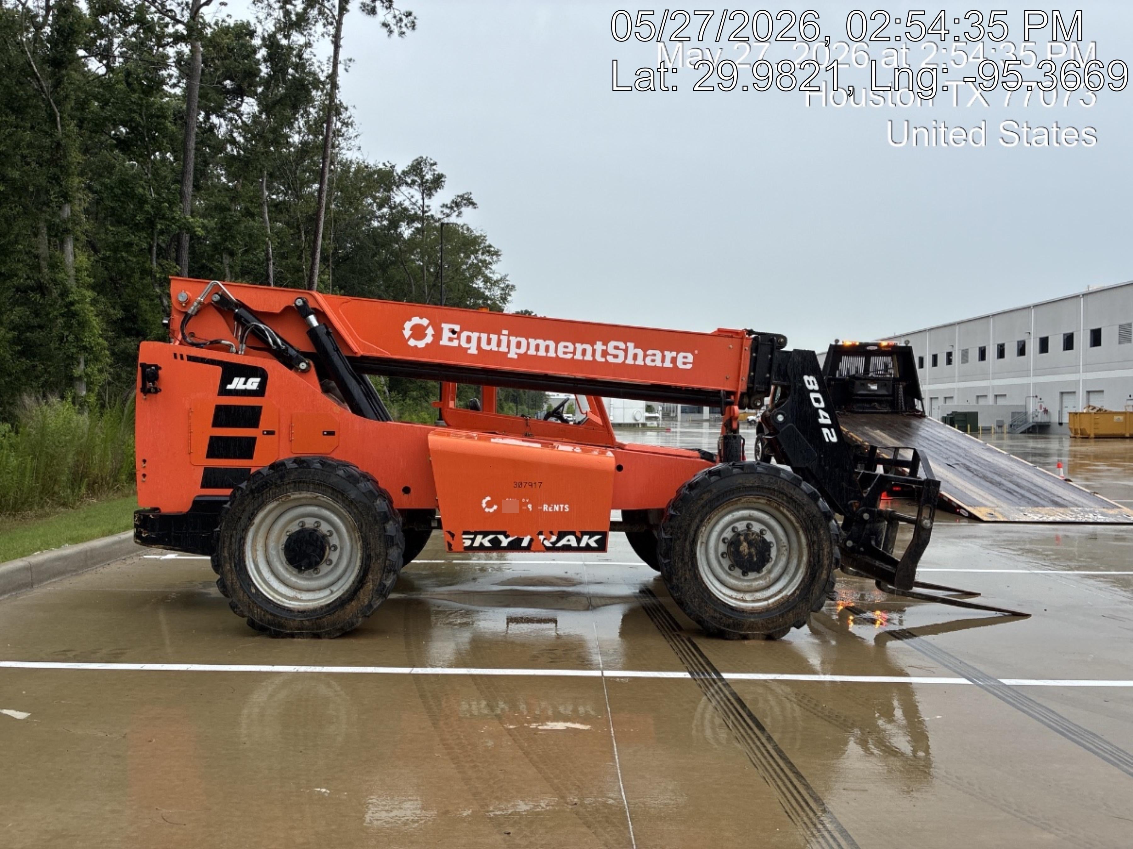 2023 SKYTRAK 8042