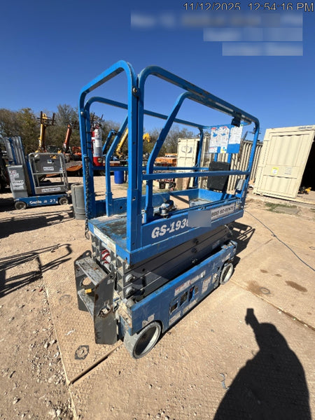 2019 Genie GS-1930 Fixed rails with chain Entry