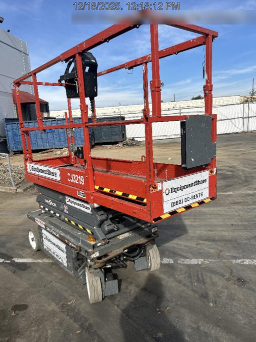 2020 Skyjack SJIII-3219 Solid NM Tires, Half height spring hinged entry gate, Dual Beacons, 800W Inverter