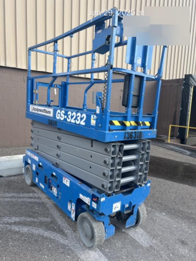 2021 GENIE GS-3232