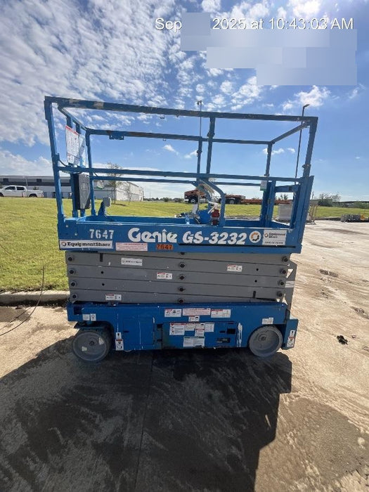 2017 Genie GS-3232 Genie GS3232 Lift w/Folding Rails and Swing Gate