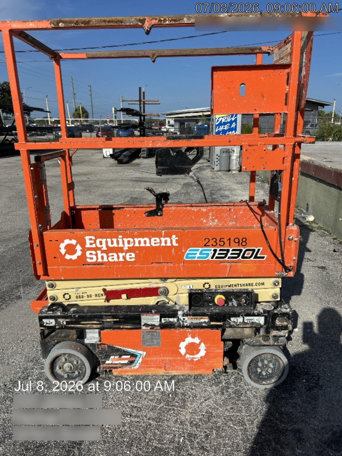 2022 JLG ES1330L