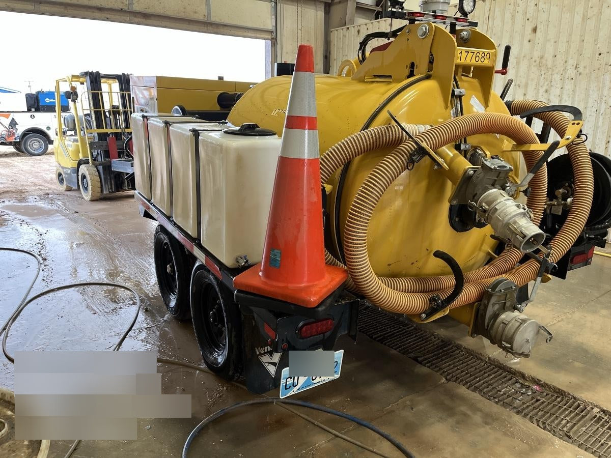 2021 VAC-TRON LP573XDT