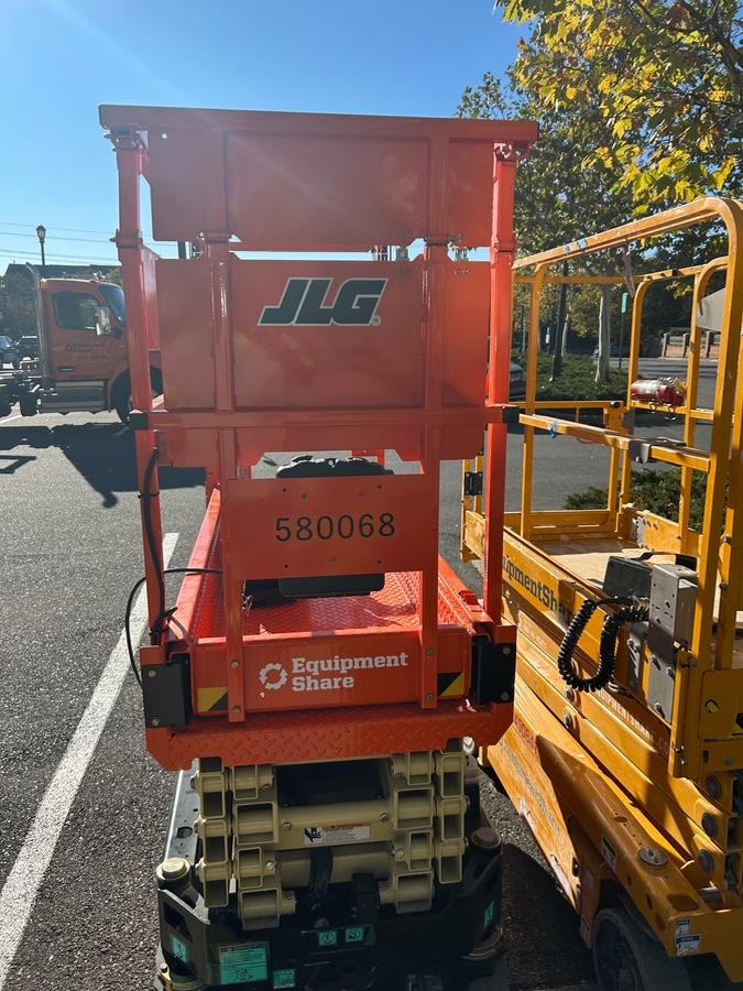 2025 JLG ES1932