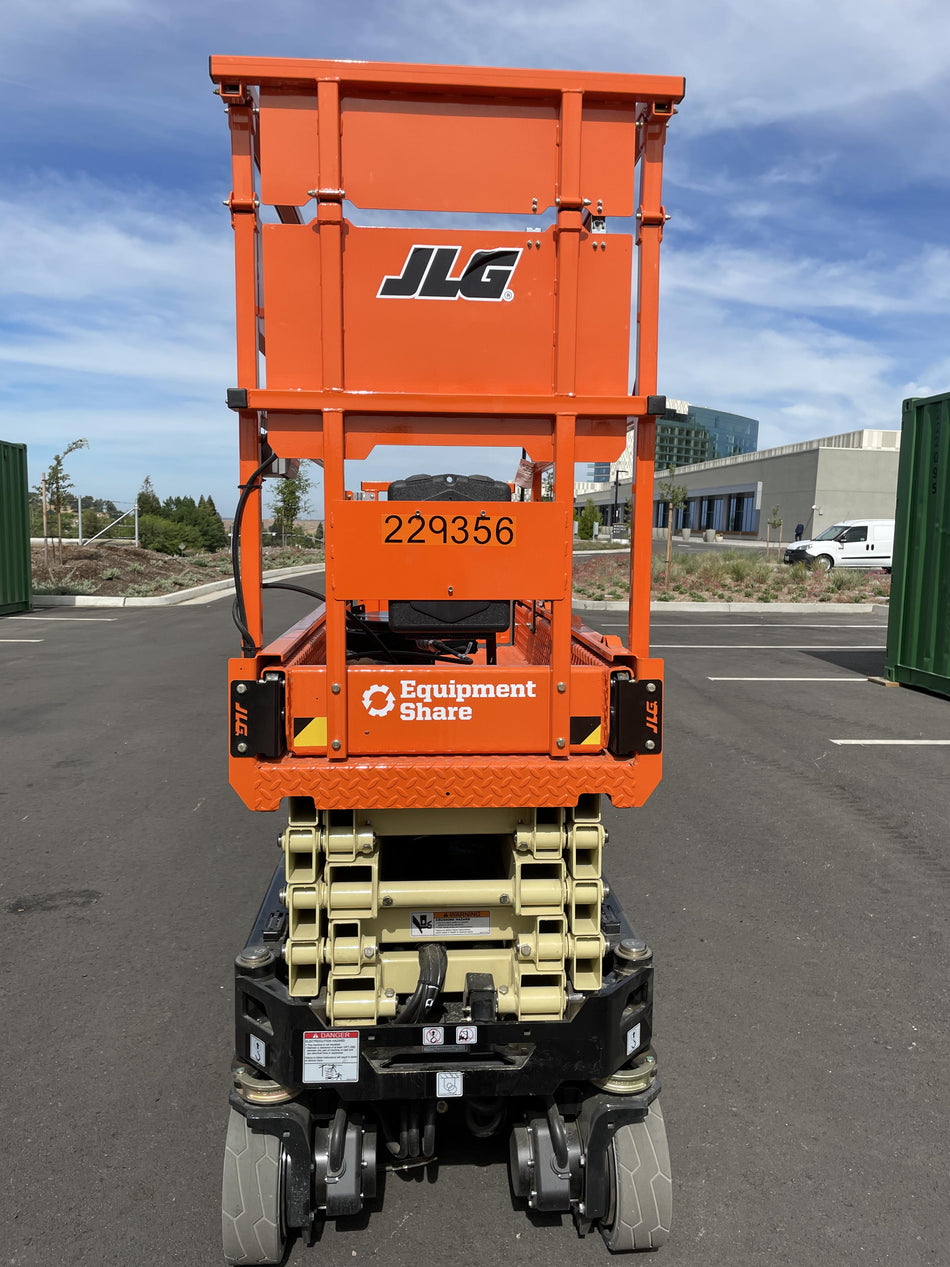 2022 JLG ES1932