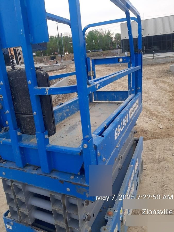 2020 Genie GS-1930 Solid Non Marking Tires, Beacon, Folding rails with half height swing gate