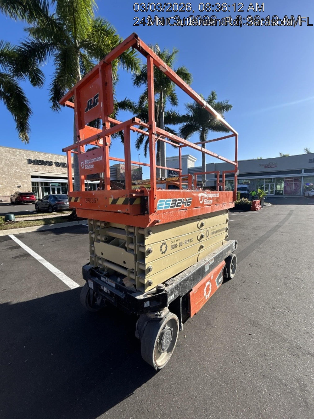 2023 JLG ES3246