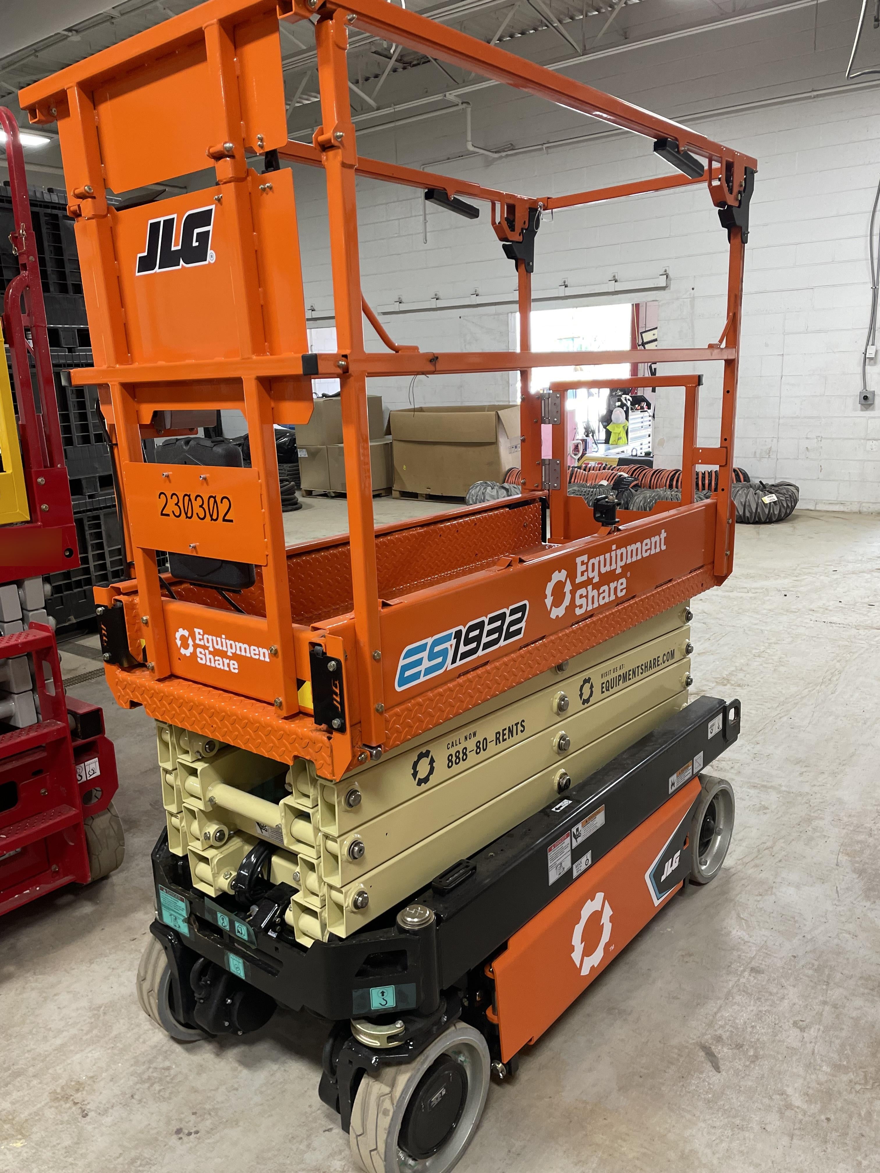 2022 JLG ES1932