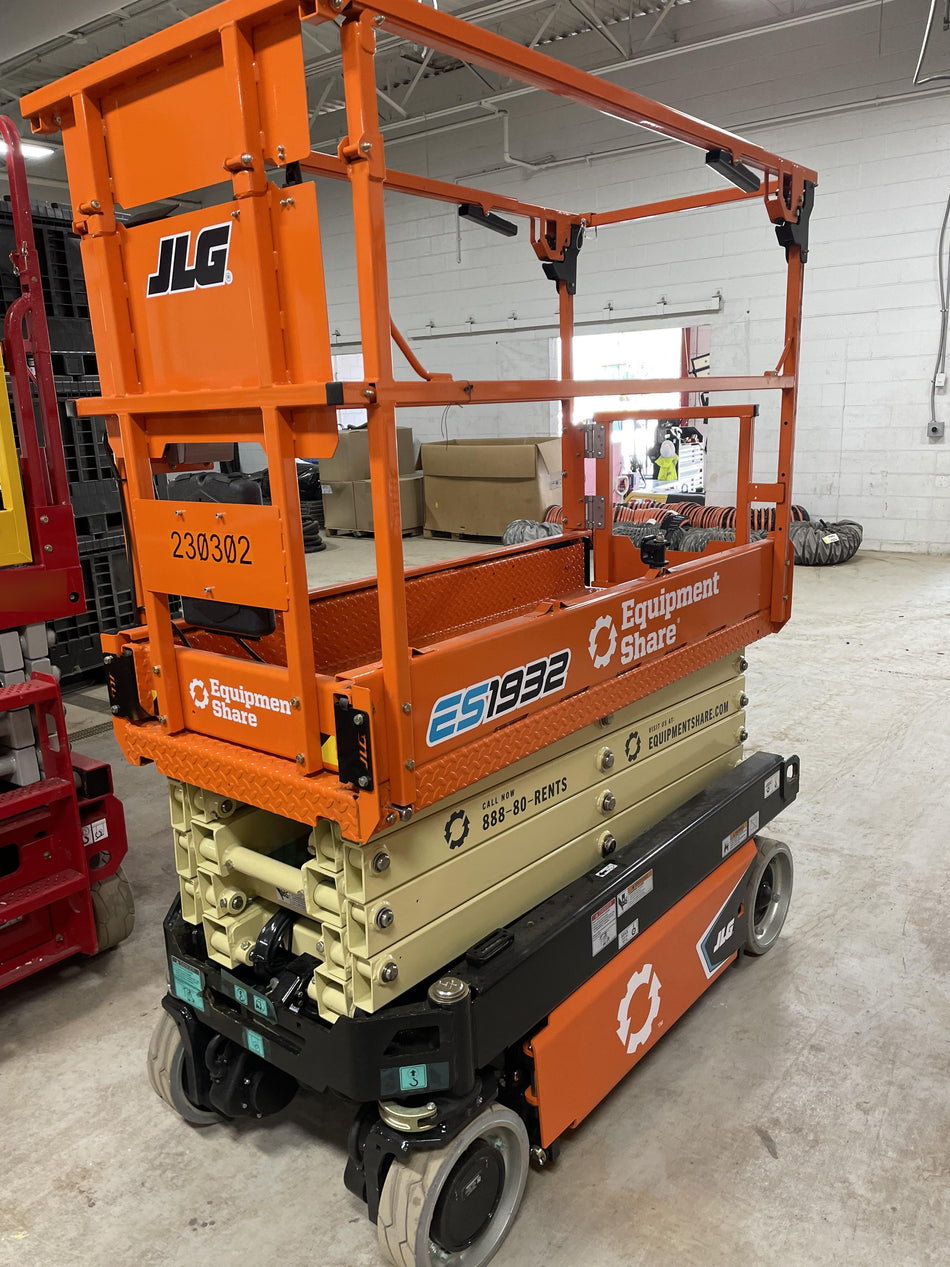 2022 JLG ES1932