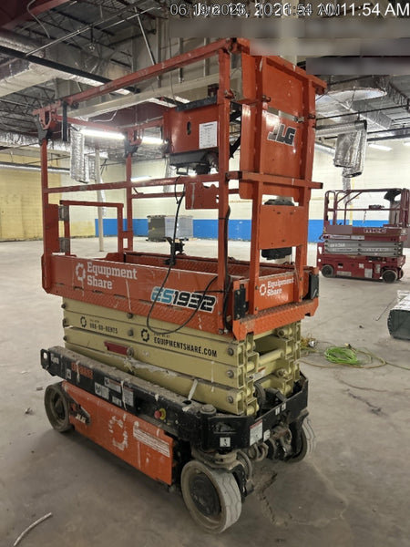 2024 JLG ES1932