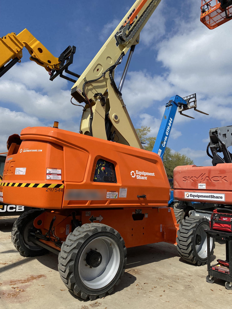 2023 JLG 660SJ