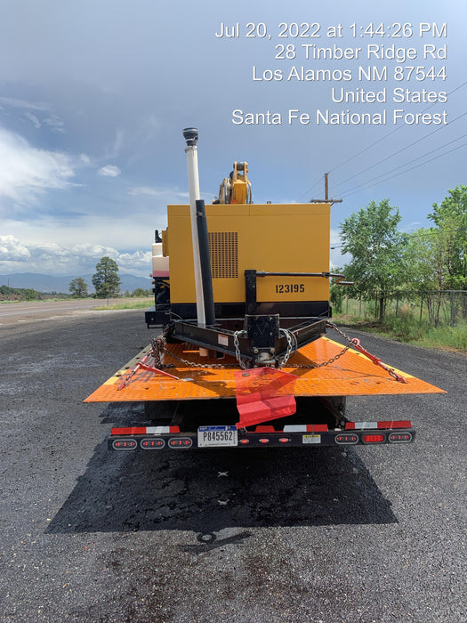 2021 Vac-Tron LP573XDT 500 Gallon Debris Tank w/ Hydraulic Tilt, two (2) 100 Gallon Water Tanks, Low Profile Torsion Axles (12,000 GVWR)