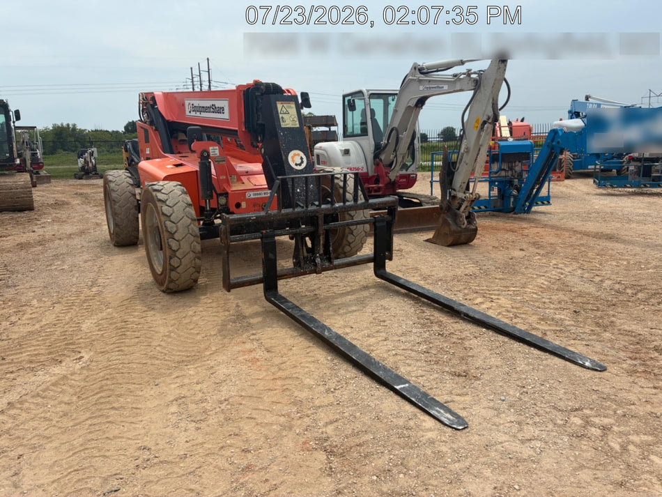 2020 Skytrak 8042 74 Hp, FF Tires, Work Lights, Beacon, Aux Hydraulics, Back up Alarm, Lifting Eye, ES Decals