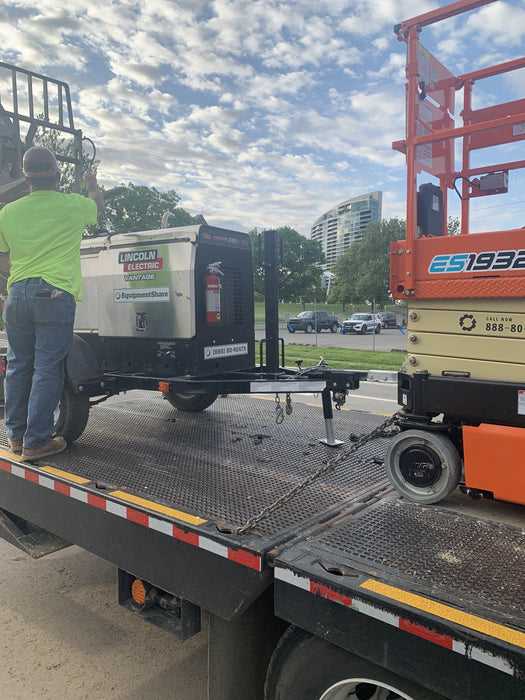 2019 Lincoln Electric Vantage 322 Lincoln Vantage 322 Welder w/Trailer, Light Kit, Cable Rack