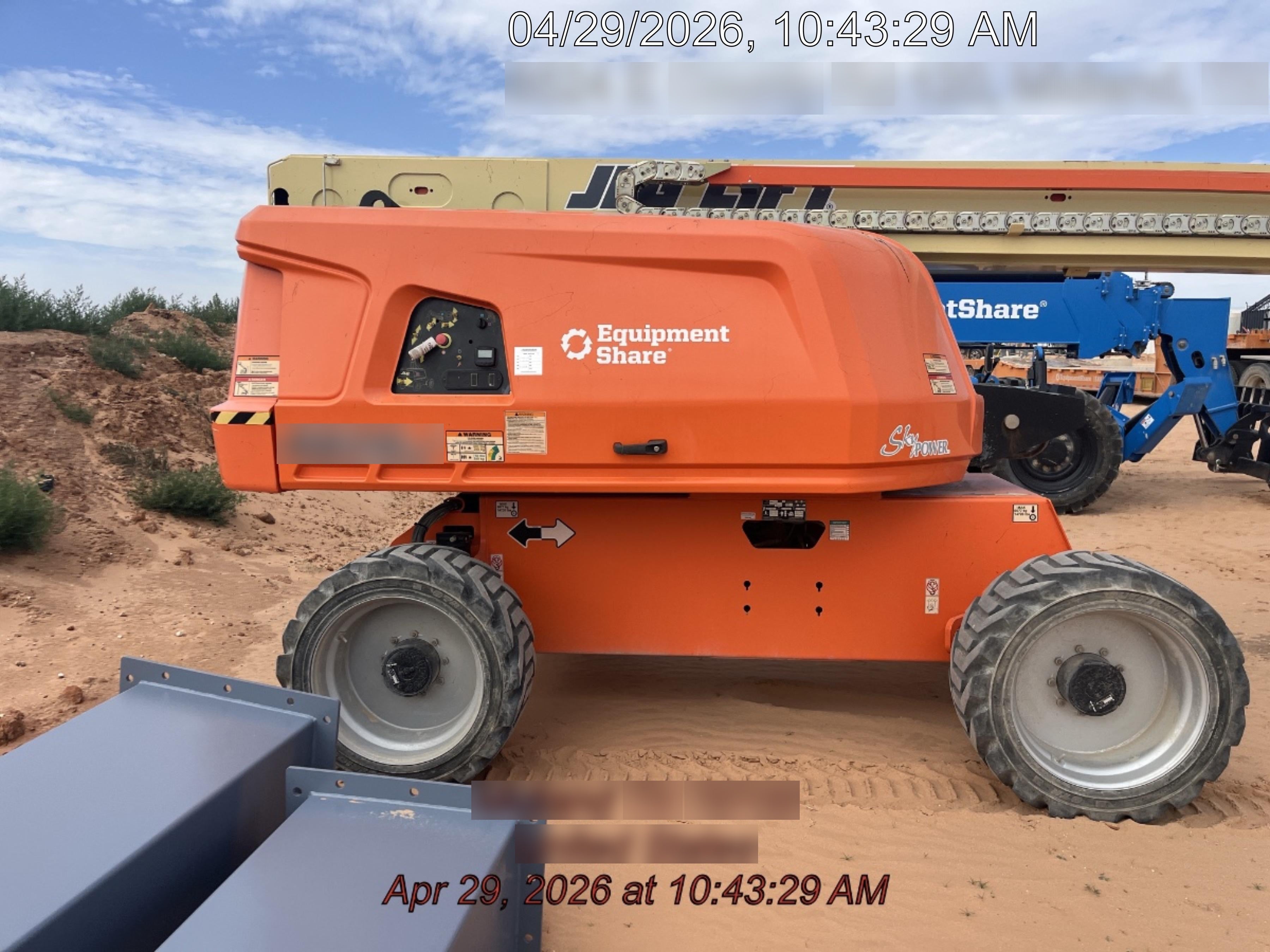2022 JLG 660SJ