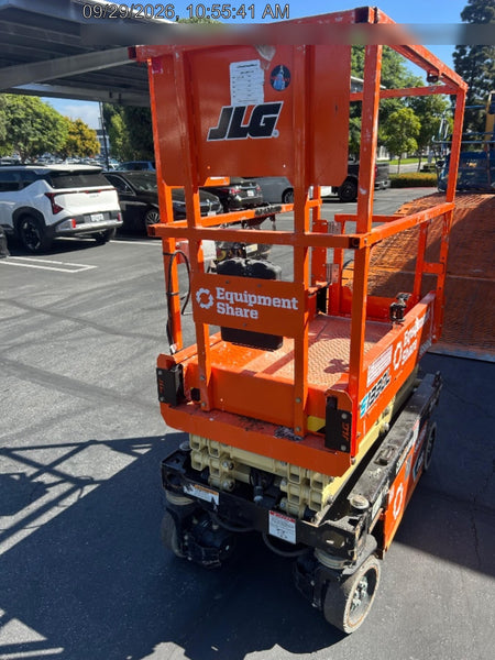 2022 JLG ES1330L