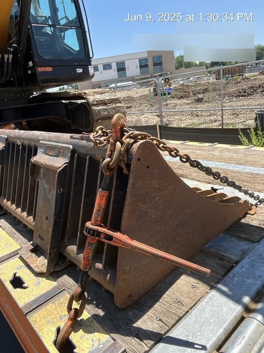 2019 BOBCAT 74" Rock Bucket - Bobcat