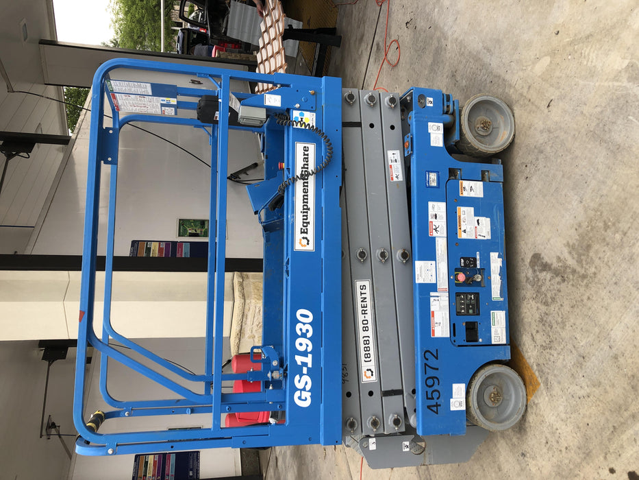 2019 Genie GS-1930 Fixed rails with chain Entry