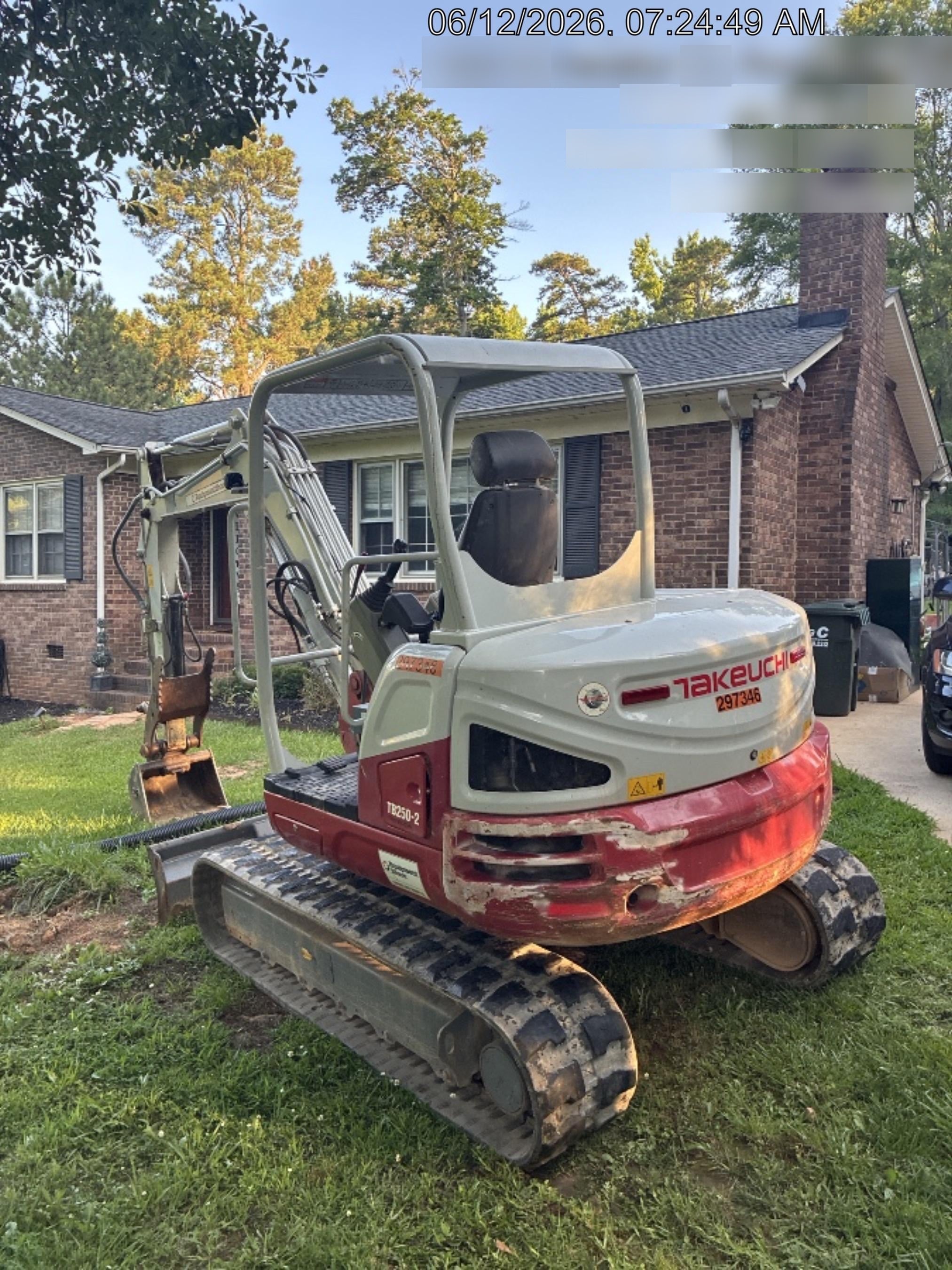 2023 TAKEUCHI TB250-2R