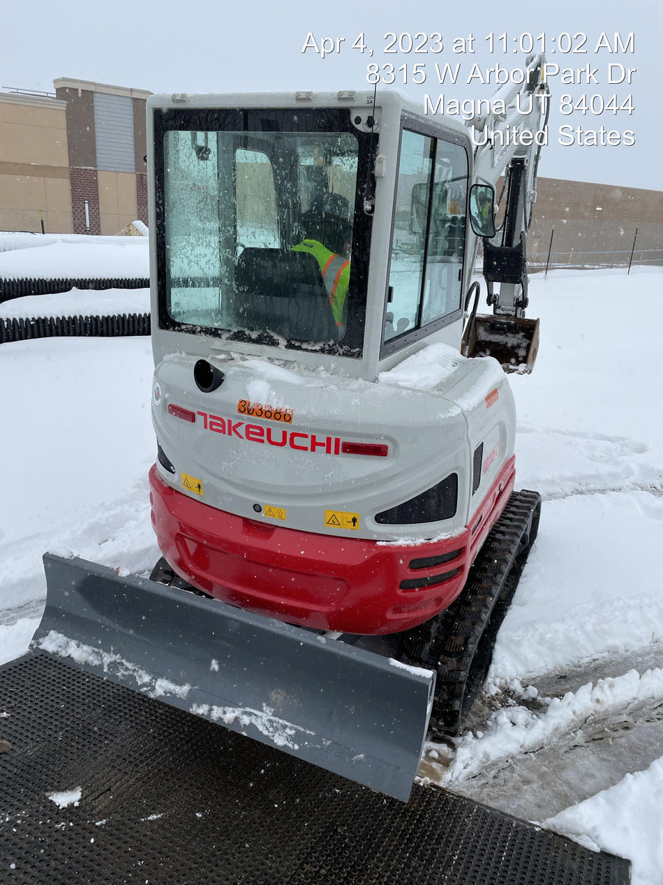 2023 TAKEUCHI TB235-2CR