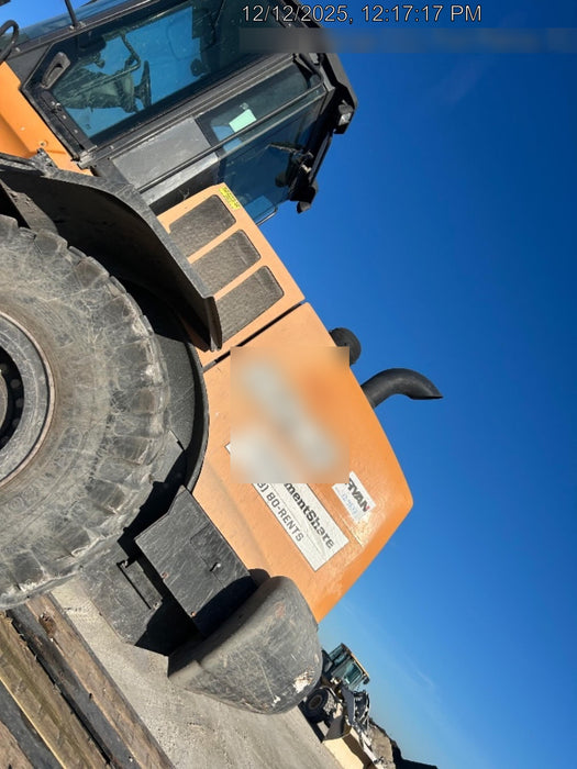 2018 Case 821G CLOSED CAB, JRB 418 STYLE HYD COUPLER