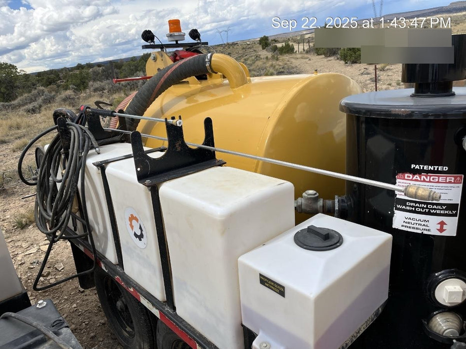 2021 Vac-Tron LP573XDT T4 Koehler Diesel Engine, 500 Gallon Debris Tank, x2 100 Gallon Water Tanks