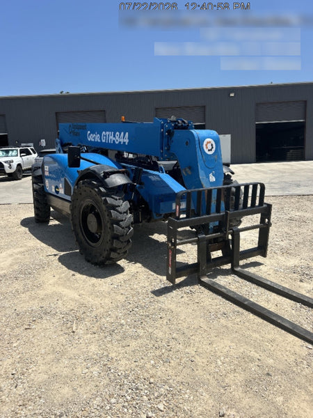 2017 GENIE GTH-844