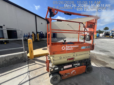 2023 JLG ES1932