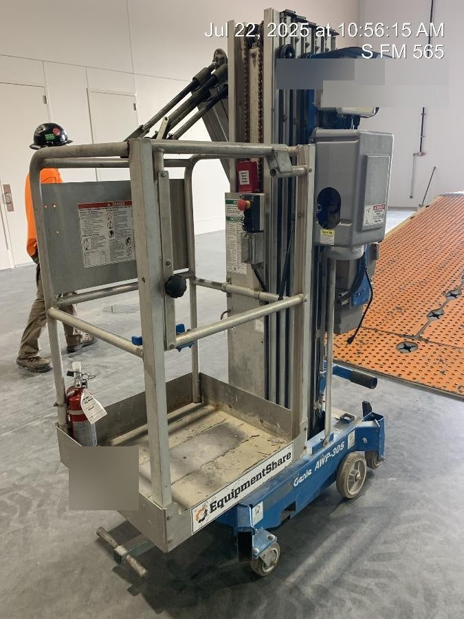 2019 GENIE AWP-30S