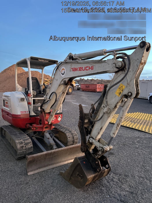 2020 TAKEUCHI TB235-2R