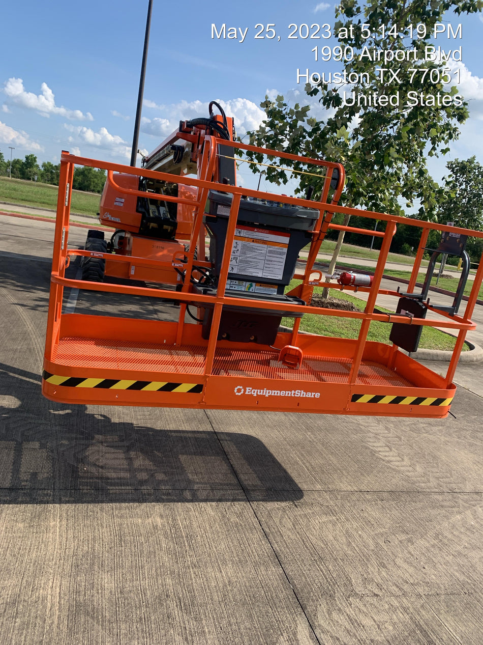 2023 JLG 660SJ
