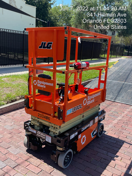 2022 JLG ES1330L