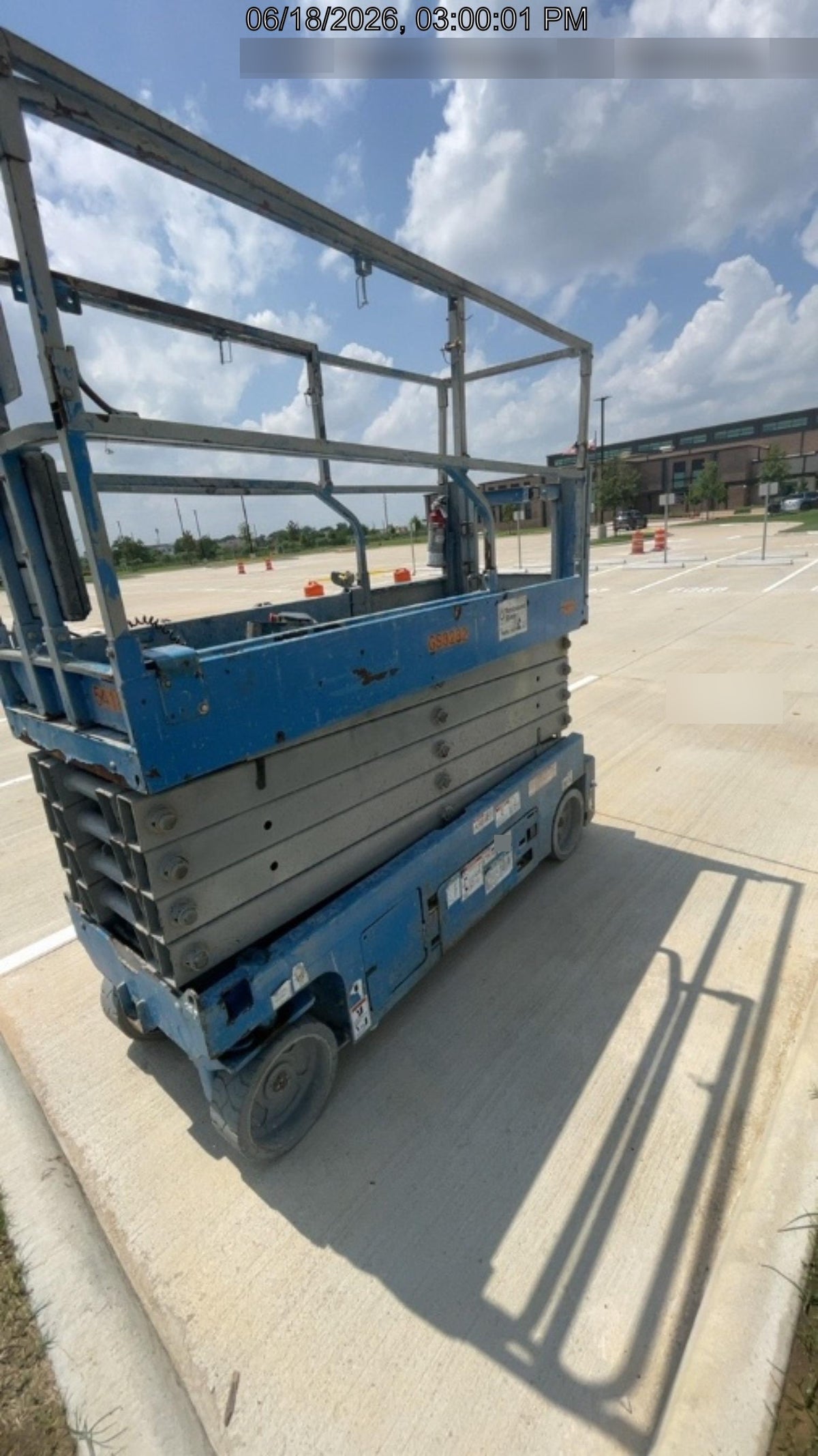 2017 Genie GS-3232 32' Narrow Electric Scissor Lift