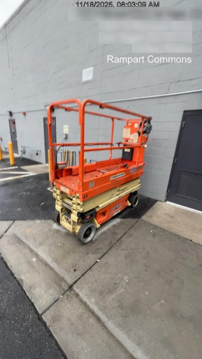 2016 JLG 1930ES Standard Options