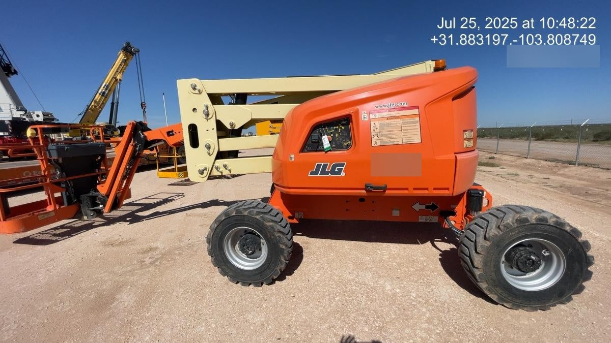 2019 JLG 450AJ