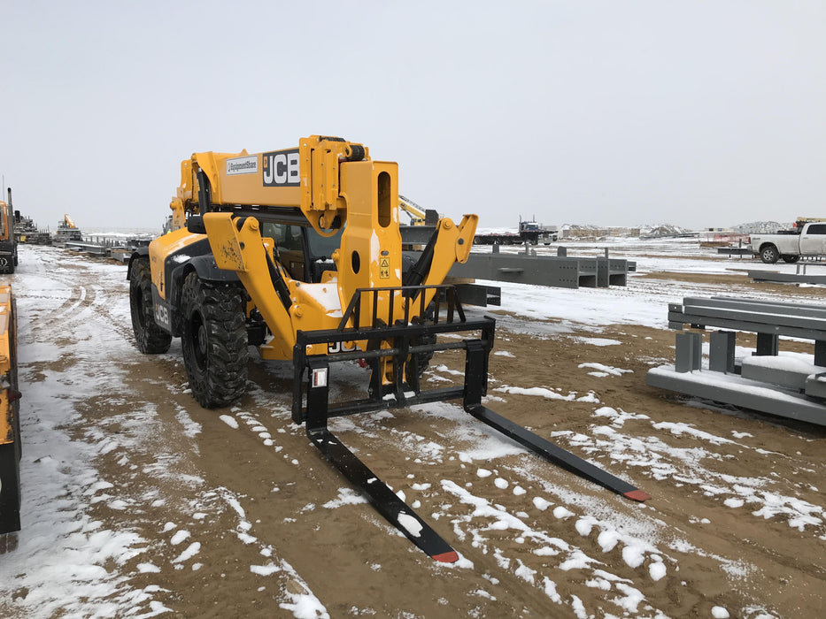 2019 JCB 512-56 Enclosed Cab, 109 HP, Solid Tires, Worklights, Beacon, Aux Hydraulics, Lifting Eye w/66" Carriage/60" Forks