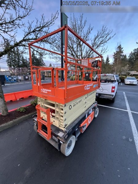 2022 JLG ES3246
