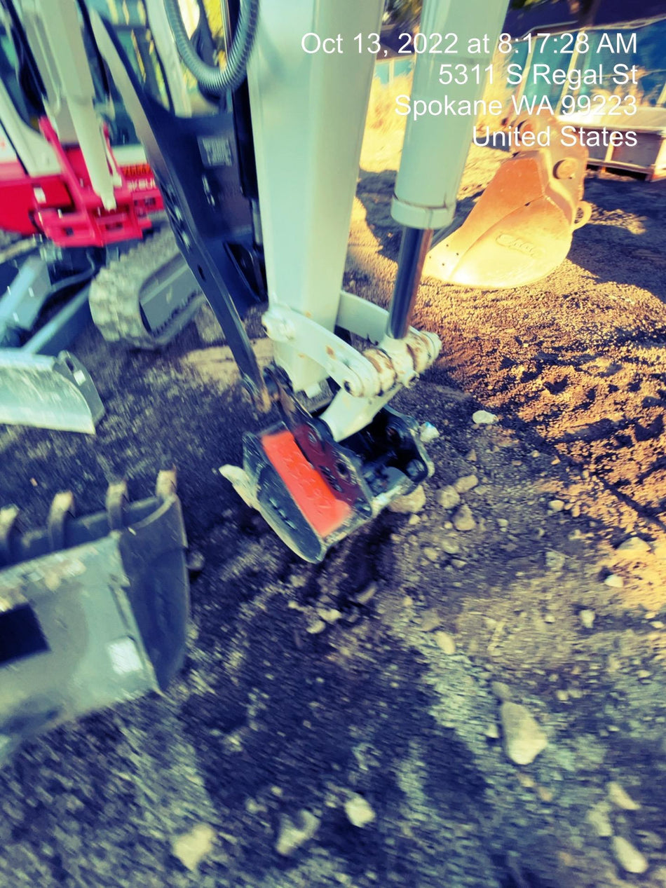 2022 TAKEUCHI TB235-2CR